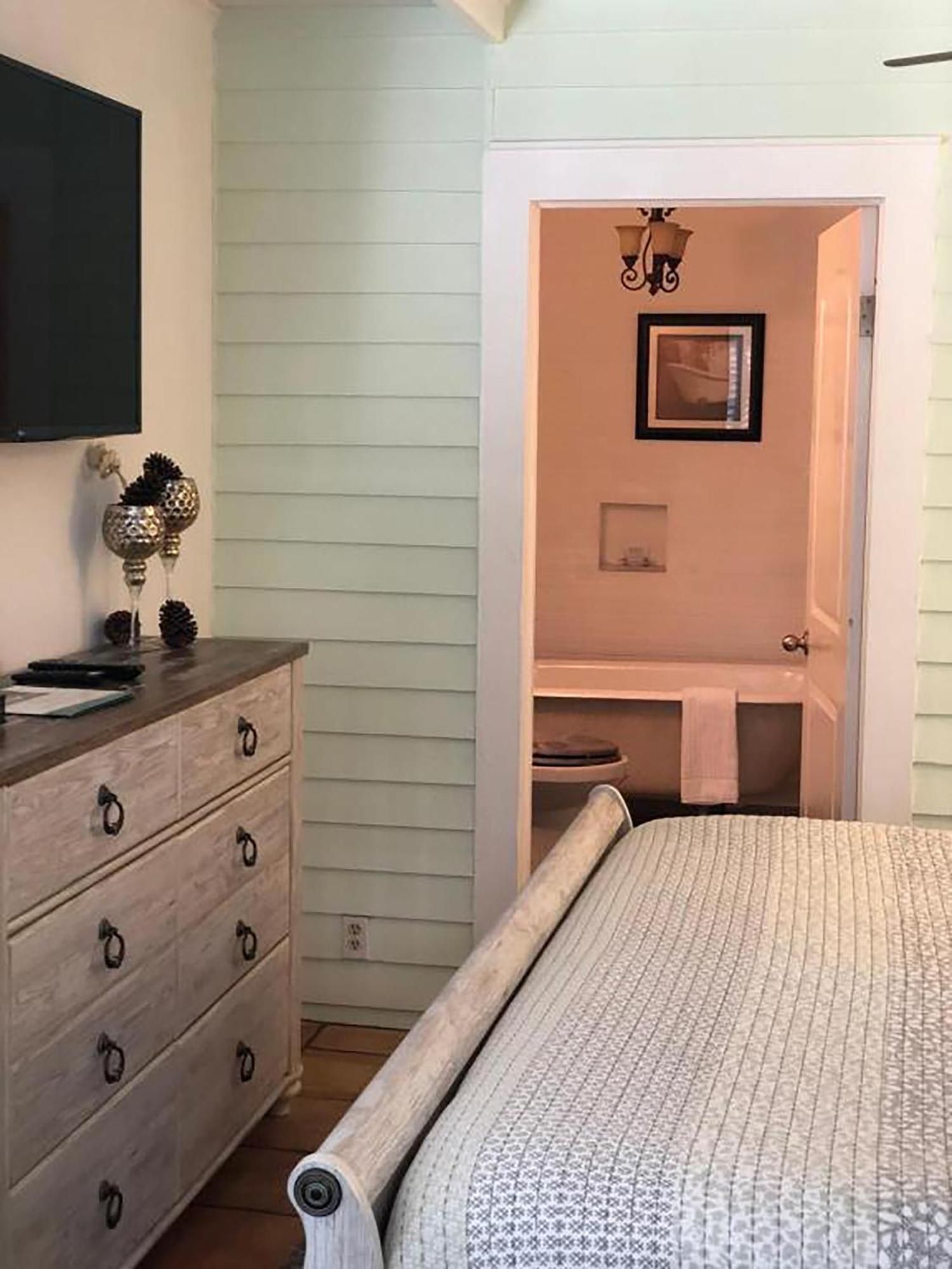 Seaglass Inn Bed And Breakfast Melbourne Beach Oda fotoğraf