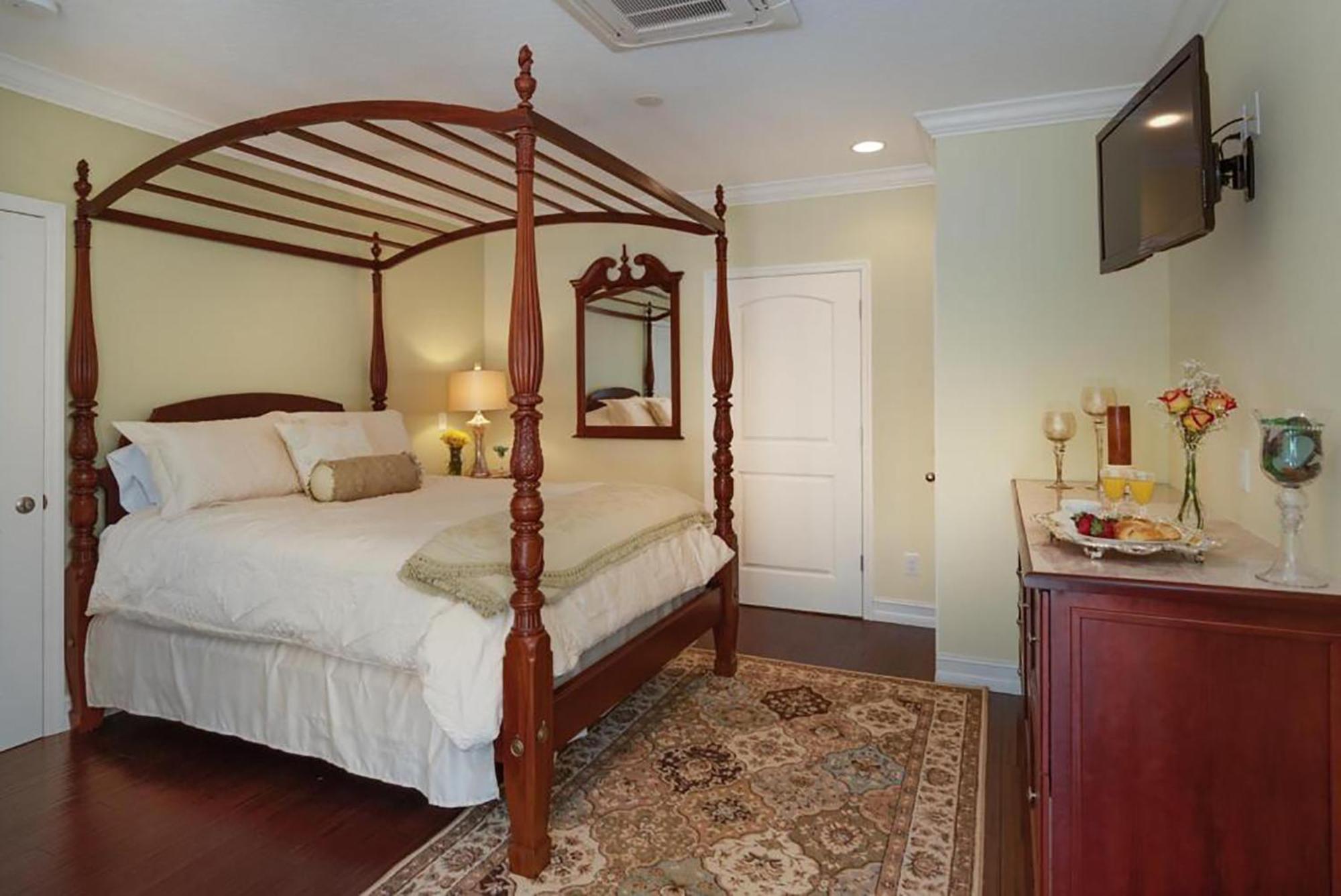 Seaglass Inn Bed And Breakfast Melbourne Beach Oda fotoğraf