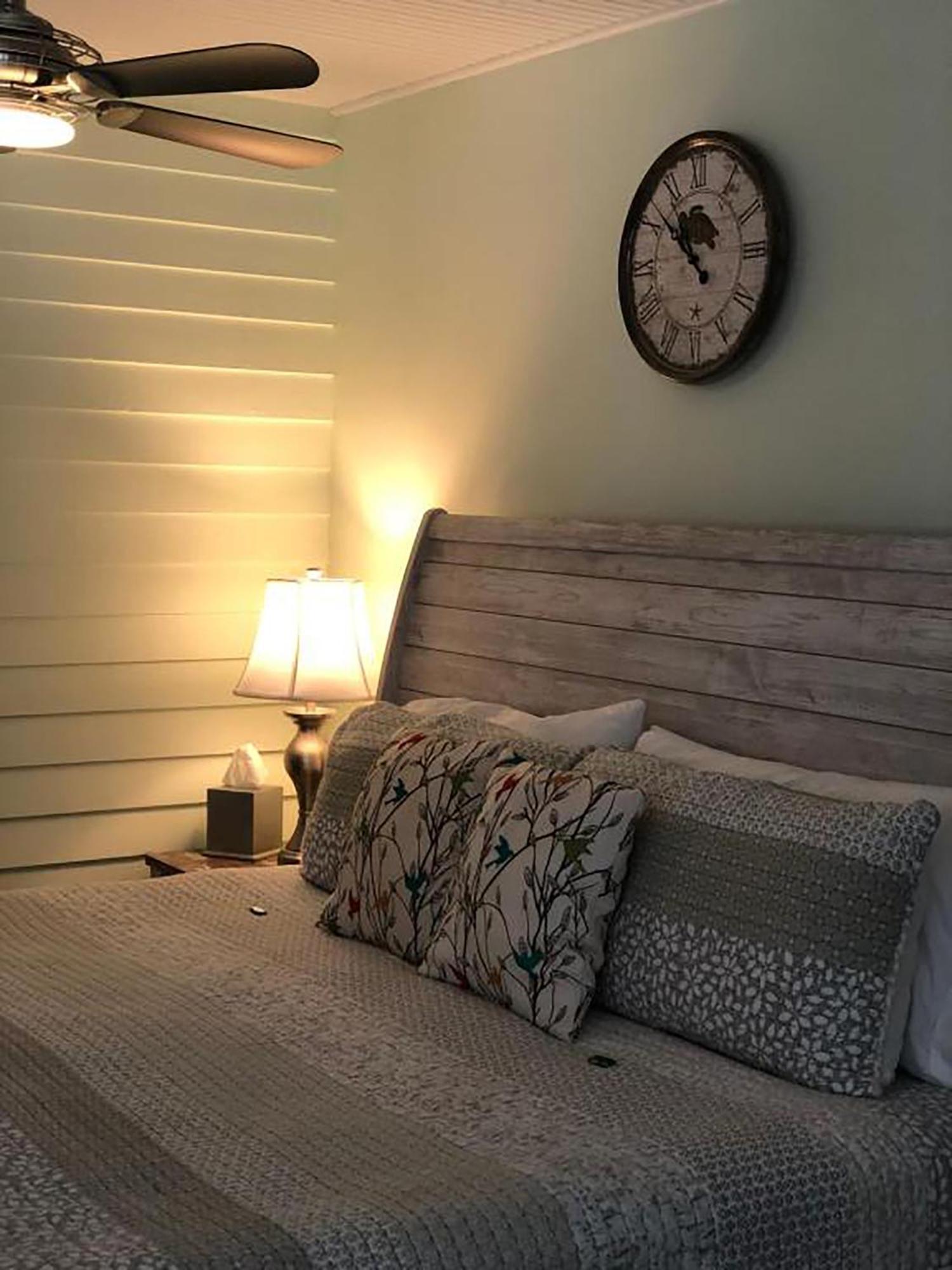 Seaglass Inn Bed And Breakfast Melbourne Beach Oda fotoğraf
